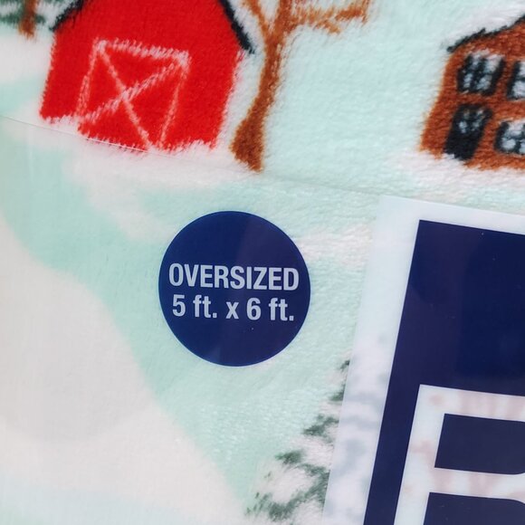 The Big One Oversized Plush Throw Blanket 5ft X 6ft Ski Village Green - Picture 3 of 10